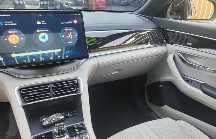 
								Song PLUS New Energy 2026 Champion Edition EV 605KM Flagship PLUS full									