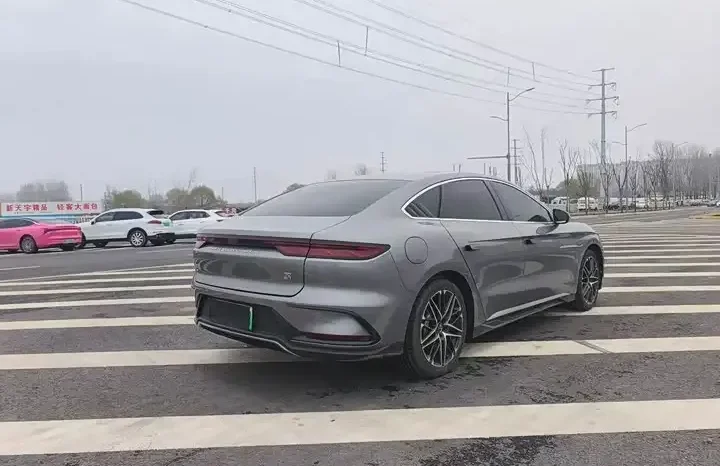 
								Han 2026 EV Honor Edition 605KM full									