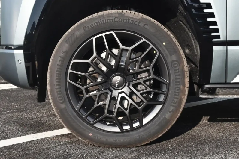 
								BYD Yangwang U8 full									