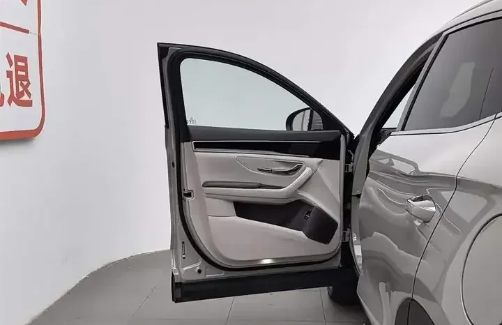 
								Song PLUS New Energy 2026 DM-i 112KM Honor Type full									