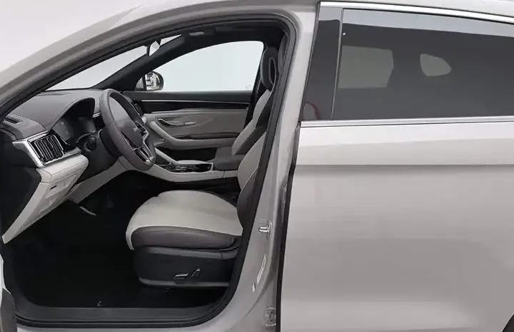 
								Song PLUS New Energy 2026 DM-i 112KM Honor Type full									