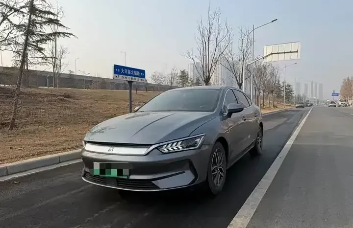 
								Qin PLUS 2021 EV 500KM premium model full									