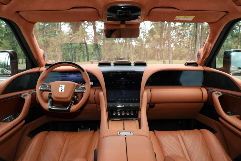 
								BYD Yangwang U8 full									