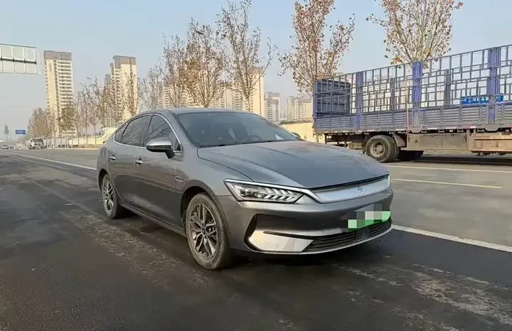 
								Qin PLUS 2021 EV 500KM premium model full									