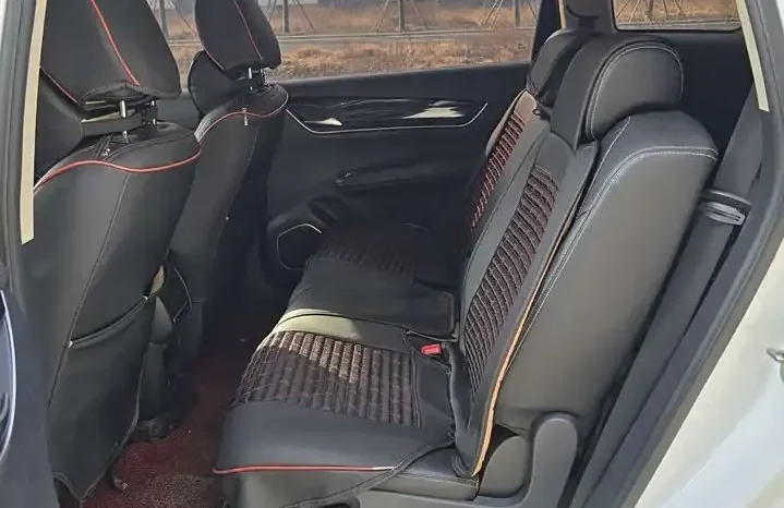
								Song MAX 2026 1.5T automatic smart connected luxury model 7 seats full									