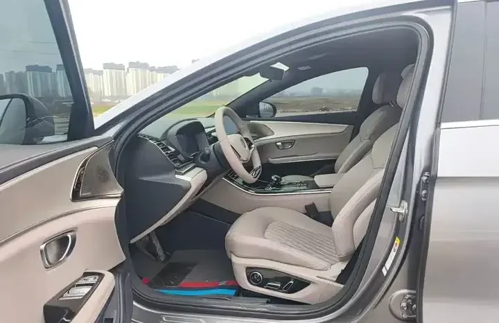 
								Han 2026 EV Honor Edition 605KM full									