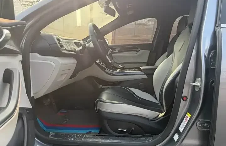 
								Qin PLUS 2021 EV 500KM premium model full									