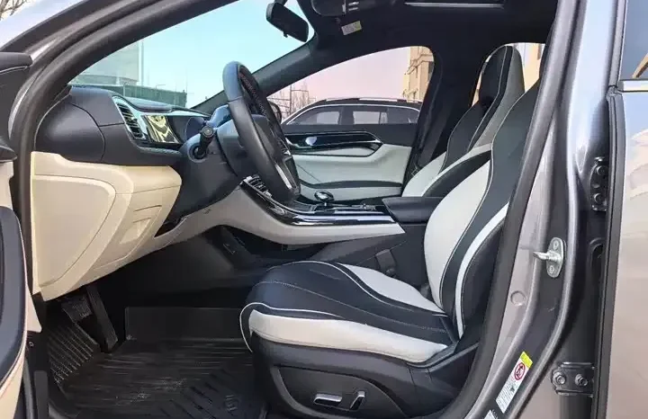 
								Qin PLUS 2026 EV 400KM luxury model full									