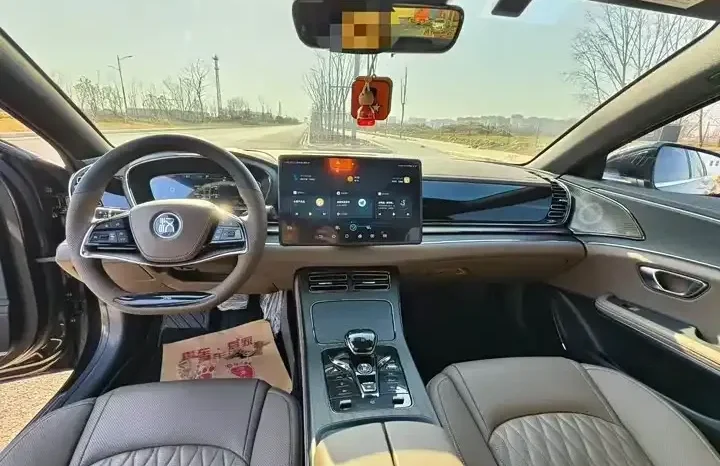 
								Han 2026 DM four-wheel drive performance version luxury model full									